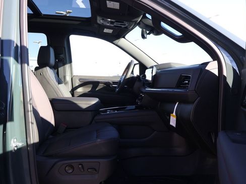 New 2026 Chevrolet Suburban RST image 44