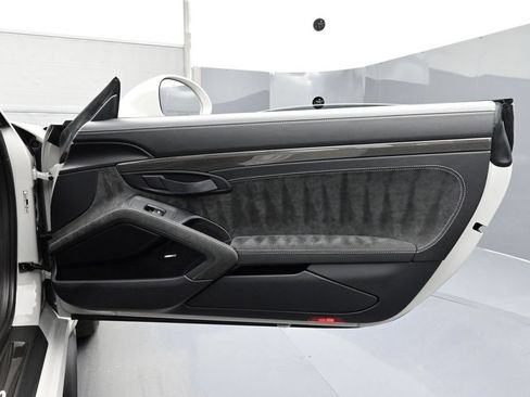 Certified 2019 Porsche 911 GT2 RS w/ Weissach Package RWD image 17