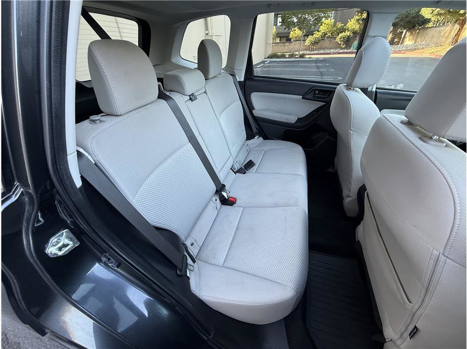 Used 2015 Subaru Forester 2.5i Premium w/ All-Weather Package AWD/4WD image 15