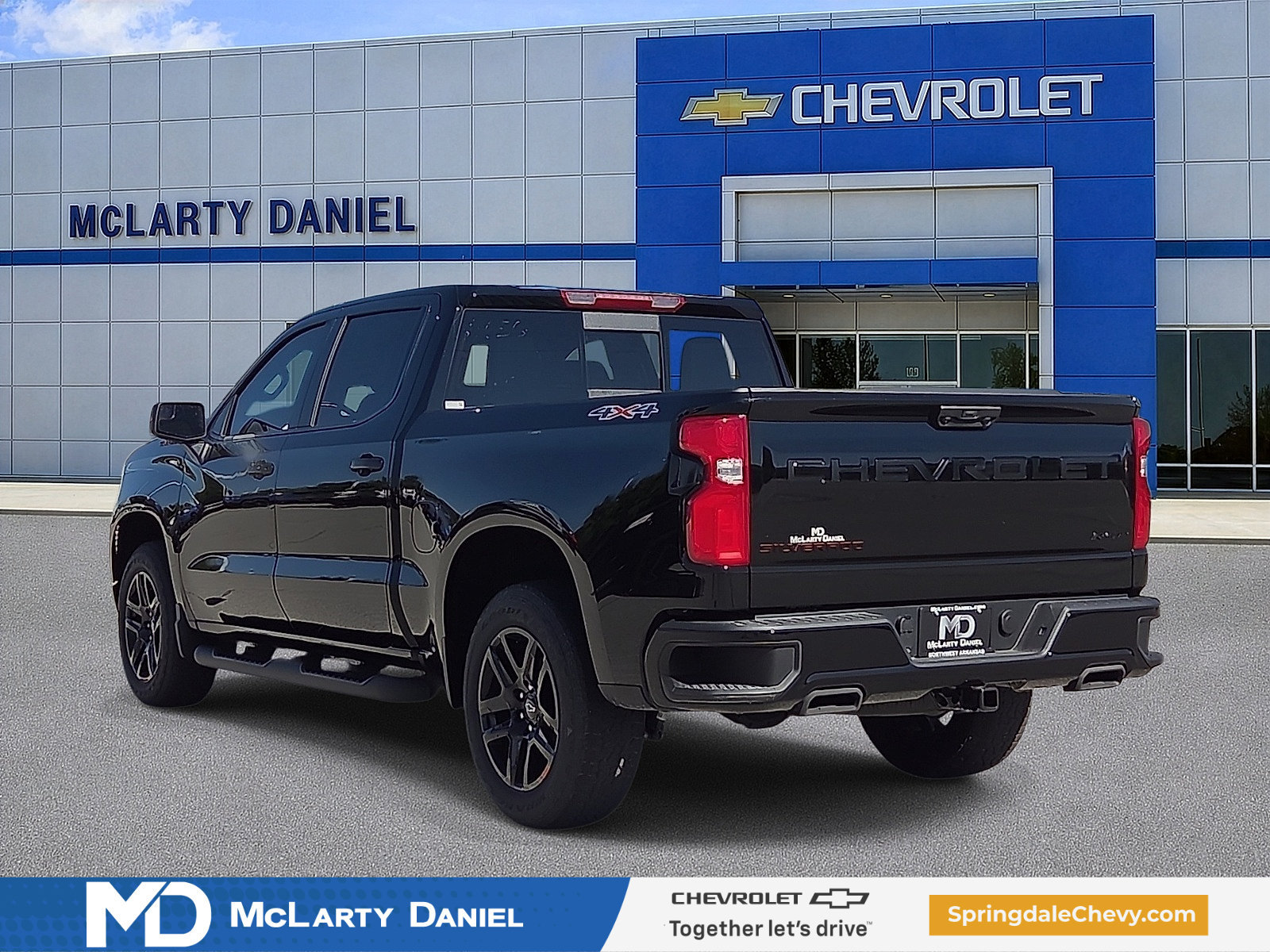 New 2026 Chevrolet Silverado 1500 RST w/ Redline Edition AWD/4WD image 4