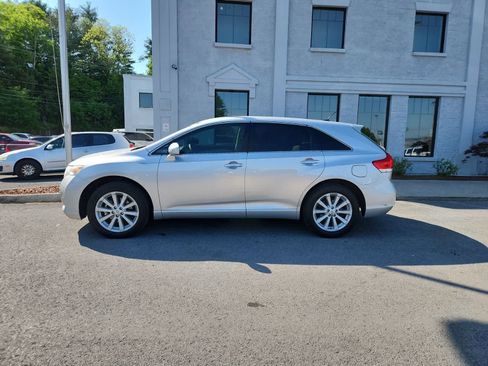 Used 2011 Toyota Venza w/ Convenience Pkg FWD image 2