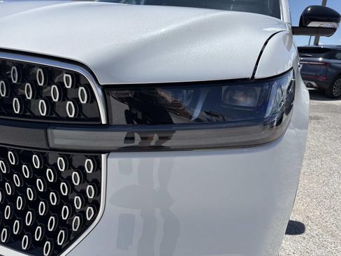 New 2026 Lincoln Navigator Reserve AWD/4WD image 9