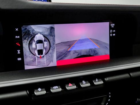 Used 2024 Porsche 911 Carrera w/ Premium Package image 58