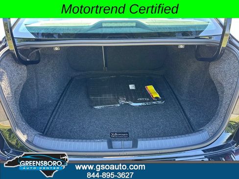 Used 2025 Volkswagen Jetta SE FWD image 38