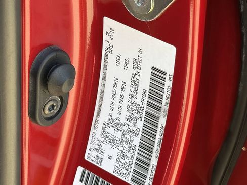Certified 2018 Toyota Tacoma SR5 RWD image 39