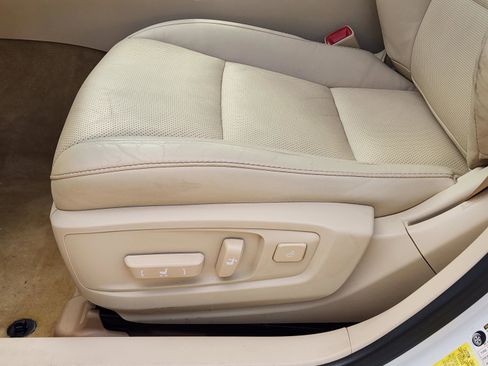 Used 2015 Lexus ES 350 w/ Luxury Package FWD image 6