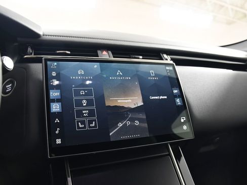 Certified 2026 Land Rover Range Rover Velar Dynamic SE AWD/4WD image 32