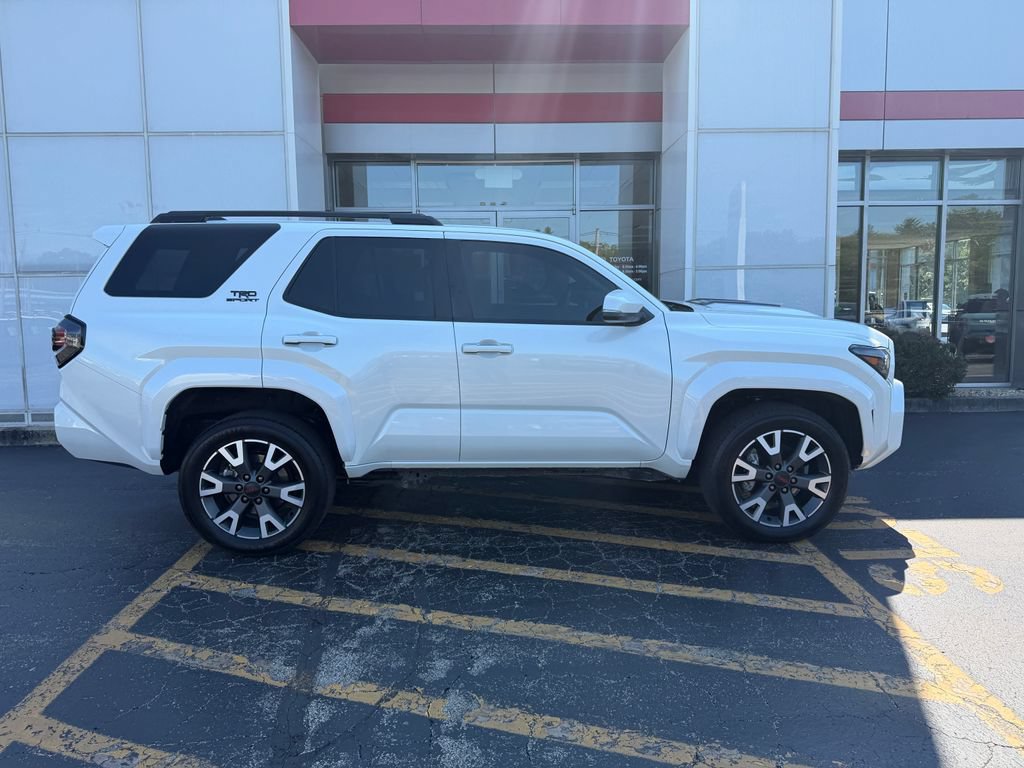Used 2025 Toyota 4Runner TRD Sport AWD/4WD image 4