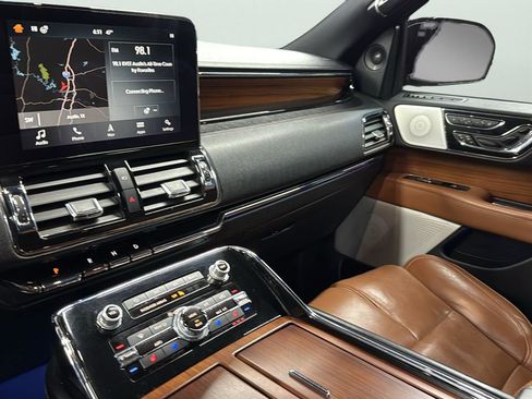 Used 2018 Lincoln Navigator Reserve w/ Technology Package image 20