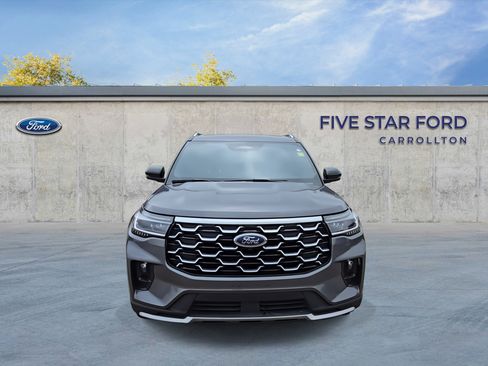 Used 2025 Ford Explorer Platinum w/ LUX Leather Package image 3