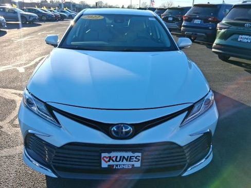 Used 2022 Toyota Camry XLE w/ Cold Weather Package FWD image 14