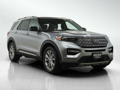 Used 2021 Ford Explorer Limited w/ Equipment Group 301A image 7
