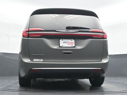 Used 2023 Chrysler Pacifica Touring-L FWD image 20
