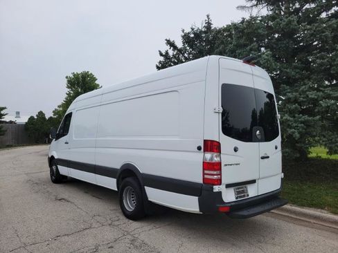 Used 2017 Freightliner Sprinter 3500 RWD image 12