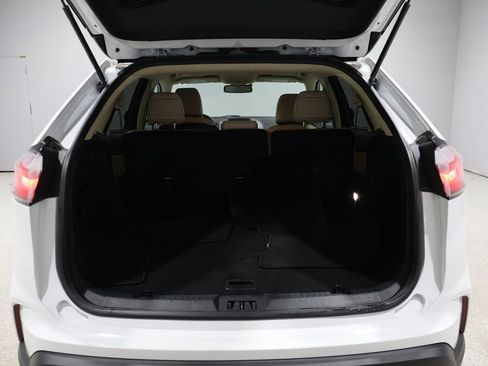 Used 2024 Ford Edge SEL image 4
