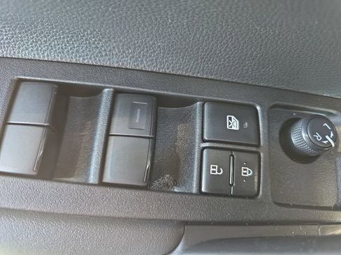 Used 2026 Toyota Corolla Cross L image 27