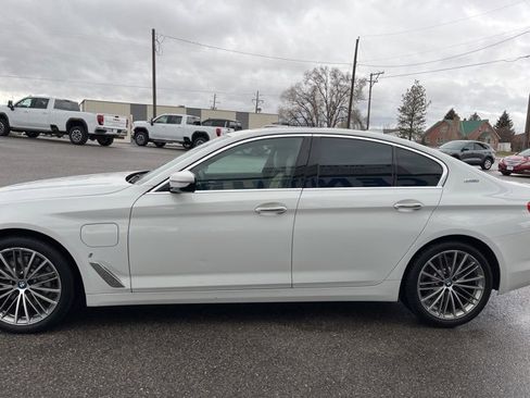 Used 2018 BMW 530e image 8