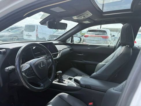 Used 2024 Lexus UX 250h FWD image 3