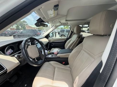Used 2020 Land Rover Discovery Landmark AWD/4WD image 18