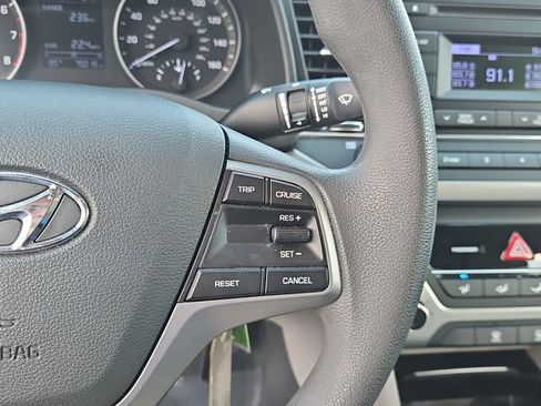 Used 2017 Hyundai Elantra SE FWD image 20