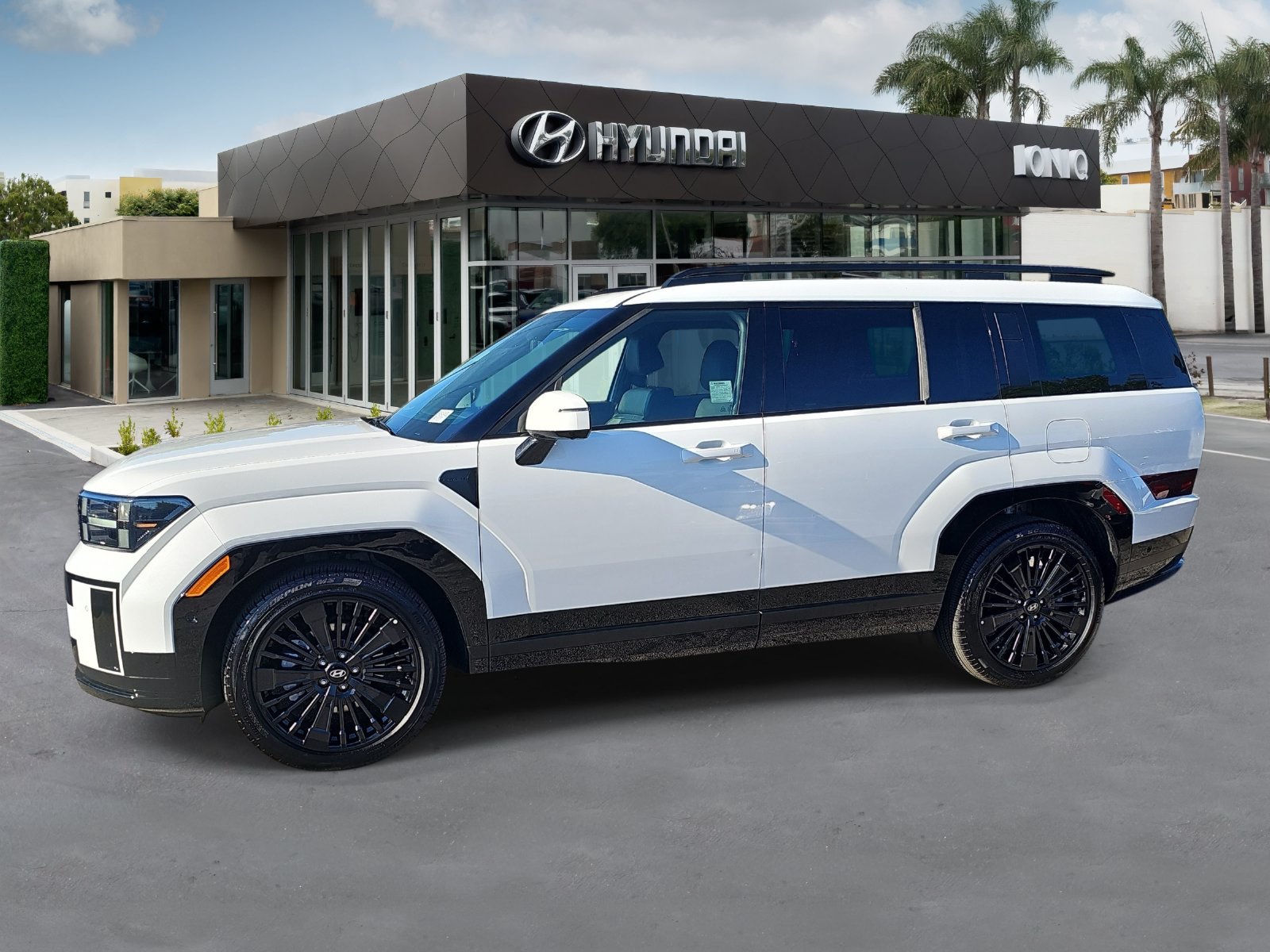 Certified 2025 Hyundai Santa Fe Calligraphy AWD/4WD image 6
