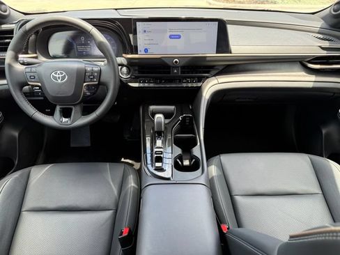 Used 2025 Toyota Crown AWD/4WD image 20