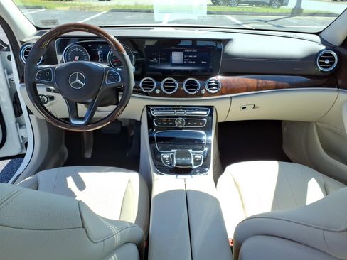 Used 2017 Mercedes-Benz E 300 image 14