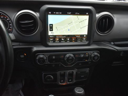 Used 2021 Jeep Wrangler Sport S image 23