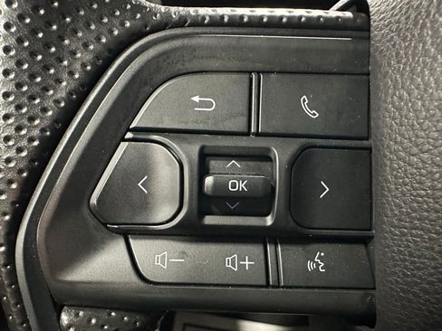 Used 2025 Toyota Tacoma SR5 image 19