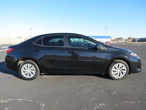 Used 2017 Toyota Corolla L image 4