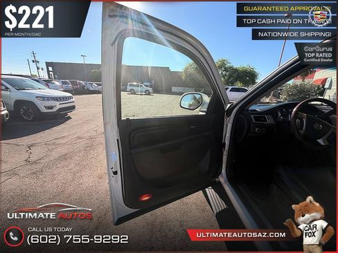 Used 2013 Cadillac Escalade Premium RWD image 11