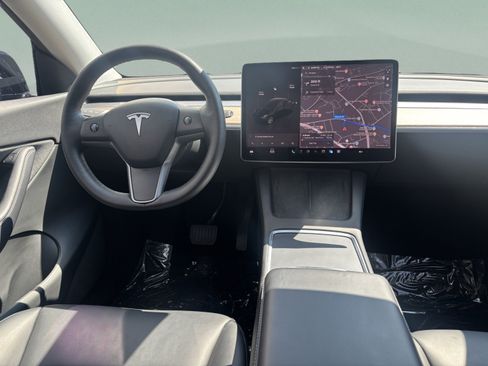 Used 2022 Tesla Model Y Long Range AWD/4WD image 6