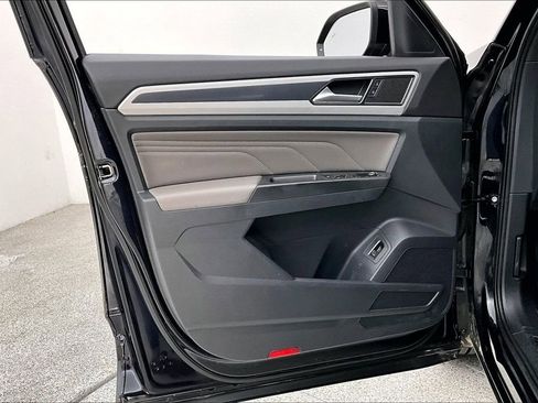 Used 2022 Volkswagen Atlas Cross Sport SEL image 23