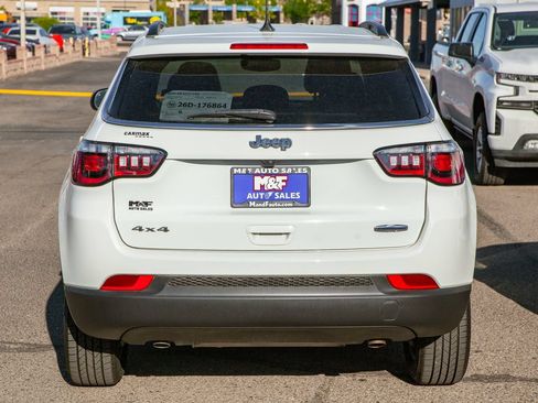 Used 2023 Jeep Compass Latitude AWD/4WD image 6