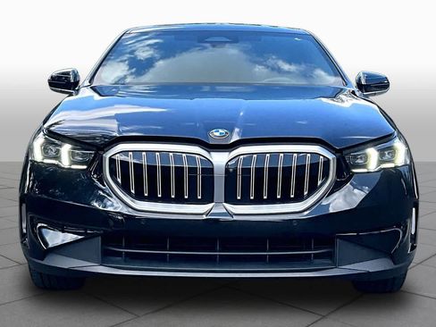 Used 2024 BMW 530i w/ Premium Package RWD image 4