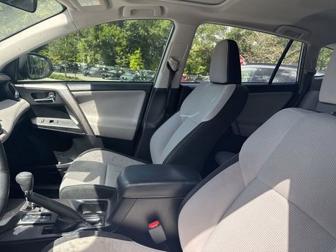 Used 2018 Toyota RAV4 XLE FWD image 15