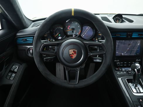 Used 2018 Porsche 911 GT2 RS image 31