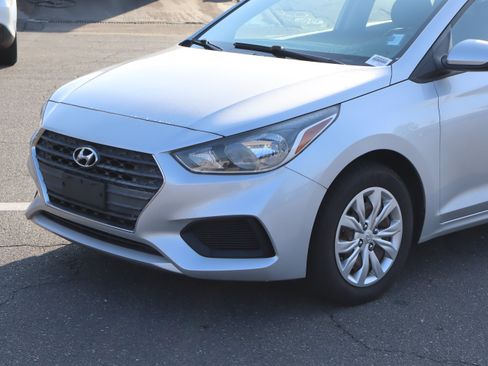Used 2018 Hyundai Accent SE FWD image 17