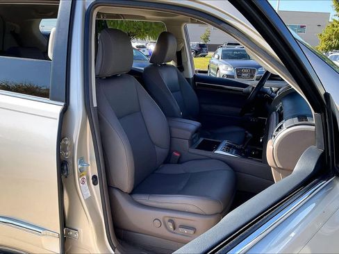 Used 2016 Lexus GX 460 image 7