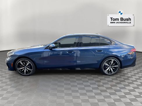 Certified 2025 BMW 530i w/ M Sport Package image 6