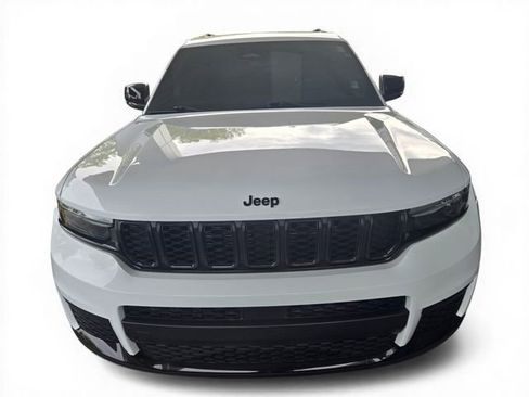 Used 2023 Jeep Grand Cherokee L Laredo image 9