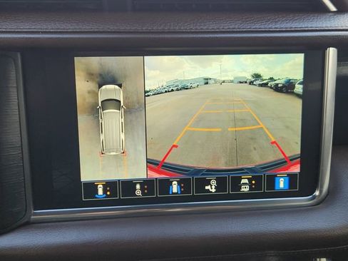 Used 2022 GMC Yukon XL Denali AWD/4WD image 16