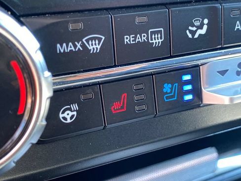 Used 2025 Ford F350 Lariat AWD/4WD image 34