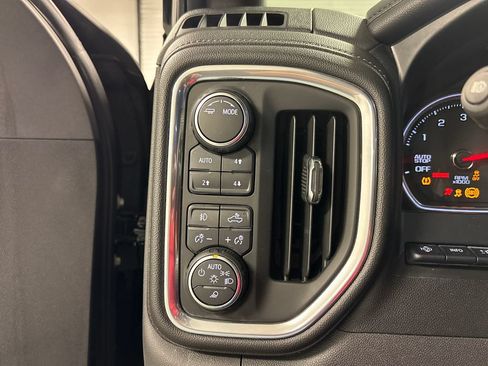 Used 2021 Chevrolet Silverado 1500 High Country w/ Technology Package AWD/4WD image 32