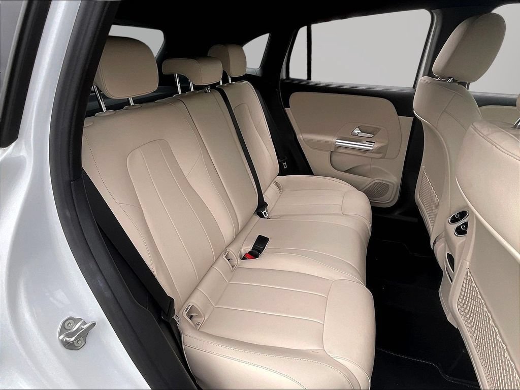 Used 2023 Mercedes-Benz GLA 250 4MATIC w/ Premium Package image 25