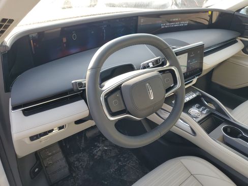 New 2026 Lincoln Nautilus Reserve image 13