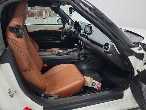 Used 2023 MAZDA MX-5 Miata Grand Touring RWD image 15