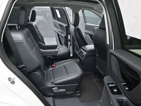 New 2026 Lincoln Aviator AWD image 37