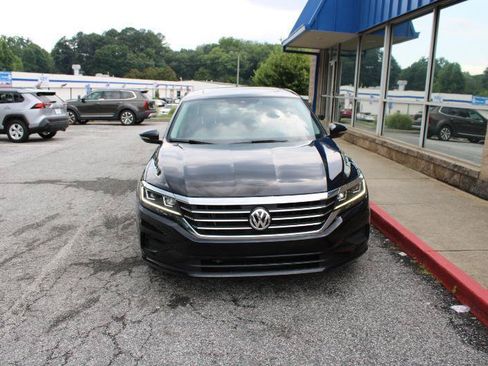 Used 2021 Volkswagen Passat 2.0T SE FWD image 2