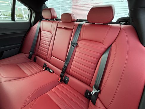 Used 2024 Alfa Romeo Giulia Veloce RWD image 37